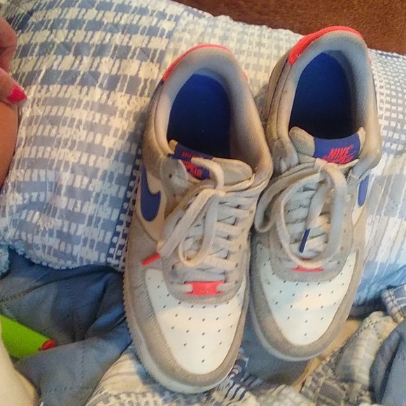 Shoes - Picture 4 of 4